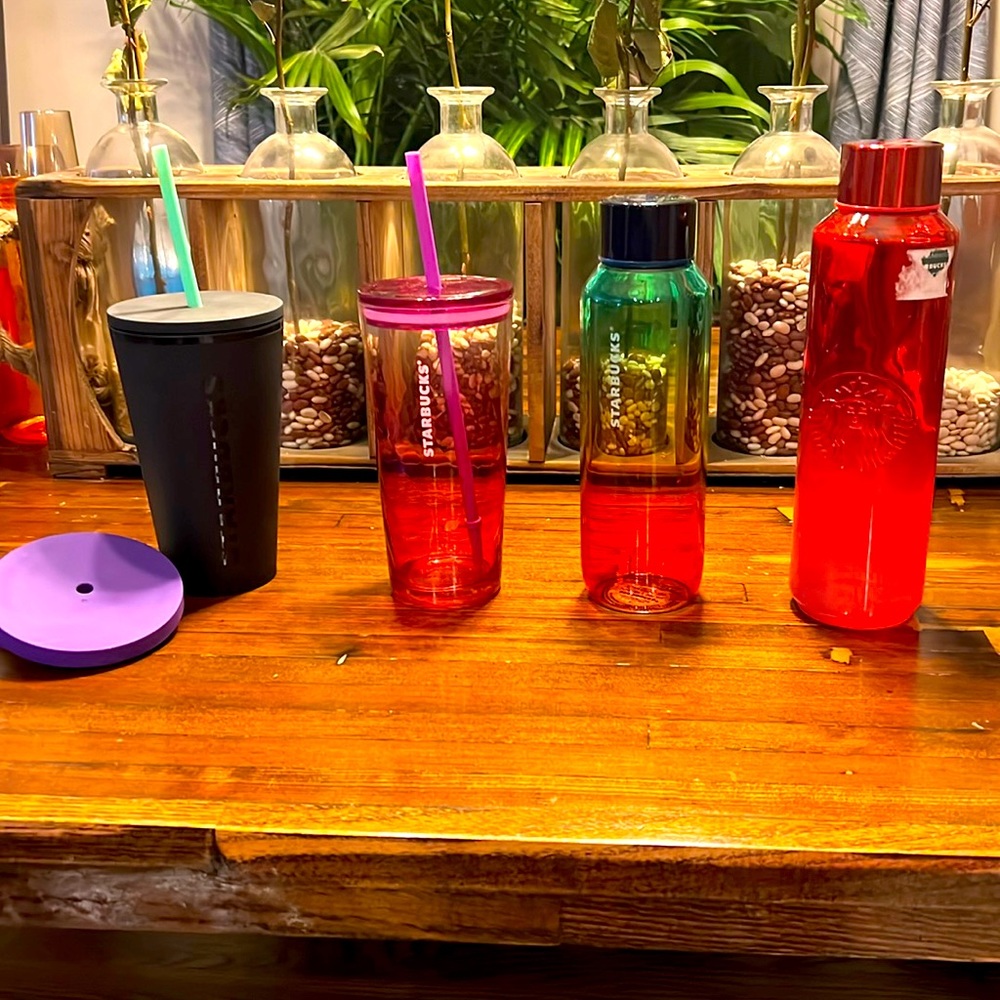 4 Starbucks cups.